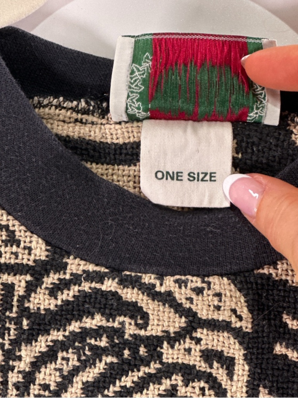 Sugar Street Weavers Safari Animal Tapestry Sweater OS - Picture 4 of 8